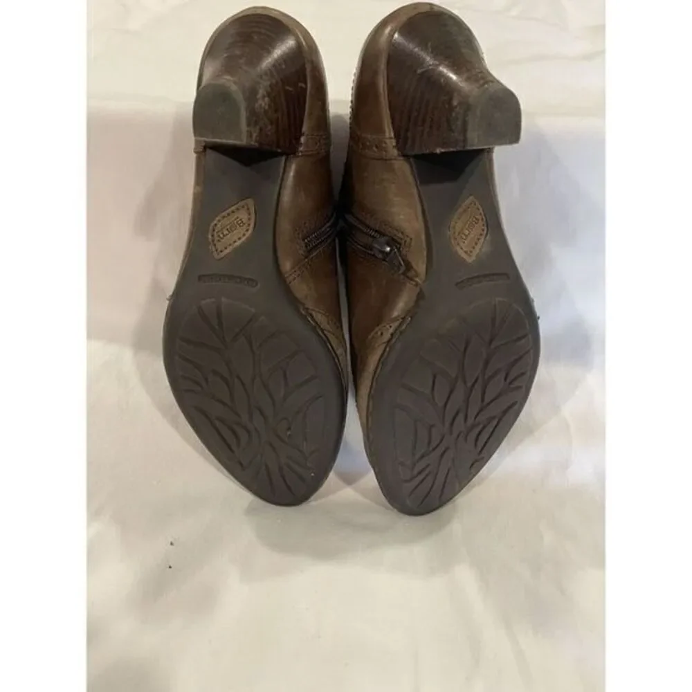 Born Women's Booties Sz 7.5 Brown Leather Wingtip Western Stacked Heel Pumps Zip